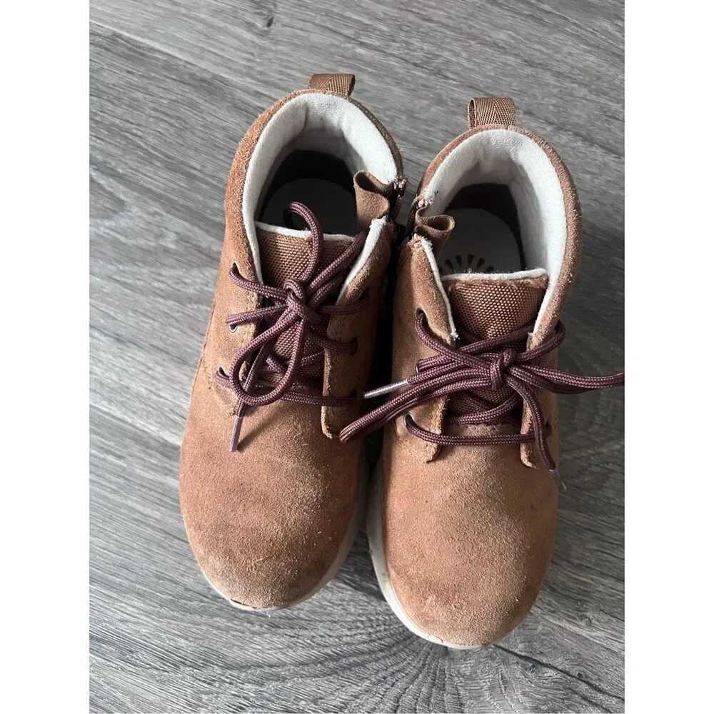 Ugg Canoe III Weather Kids shoes size 12